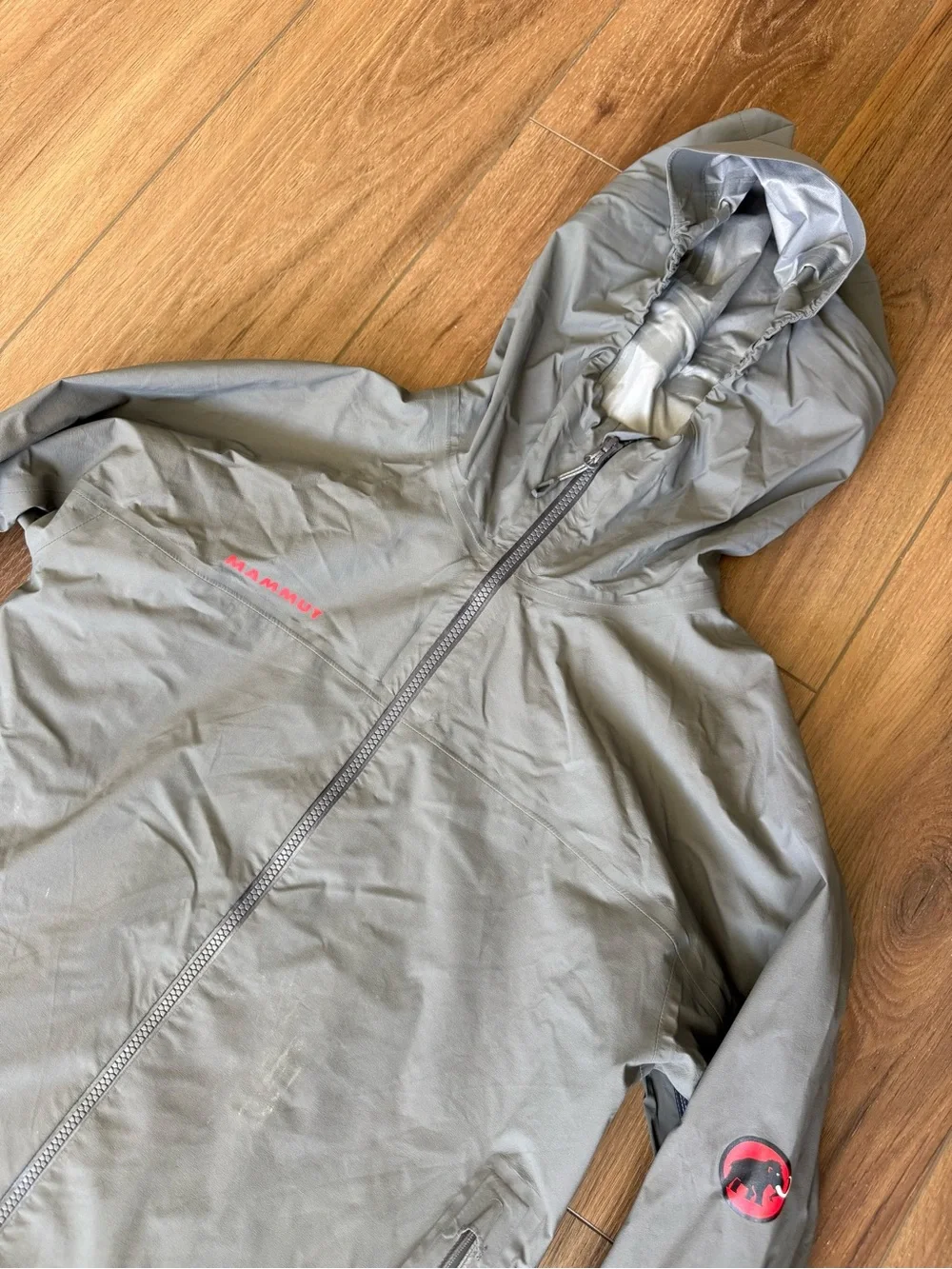 Mammut Dry Tech Grey Rain Jacket Mens medium Zip Hood